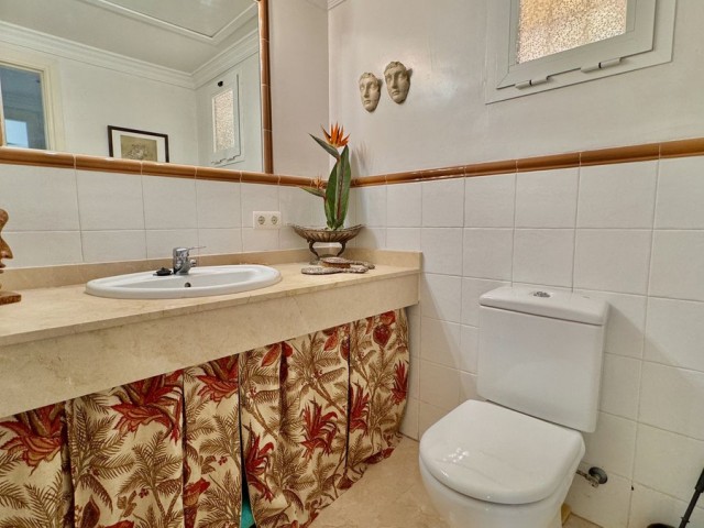Maison mitoyenne avec 4 Chambres  à Puerto Banús