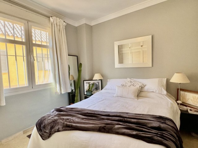 Maison mitoyenne avec 4 Chambres  à Puerto Banús