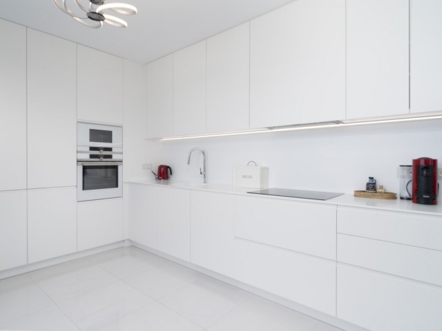Penthouse avec 3 Chambres  à Estepona