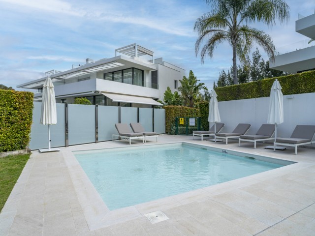 Penthouse avec 3 Chambres  à Estepona