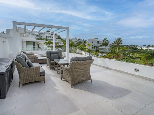 Penthouse avec 3 Chambres  à Estepona