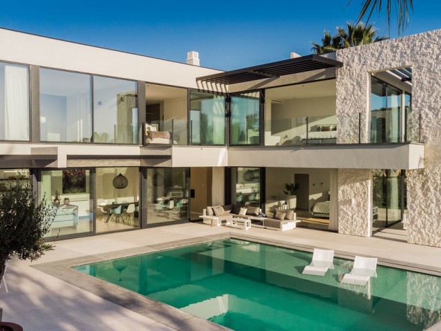 5 Soveroms Villa i Benahavís