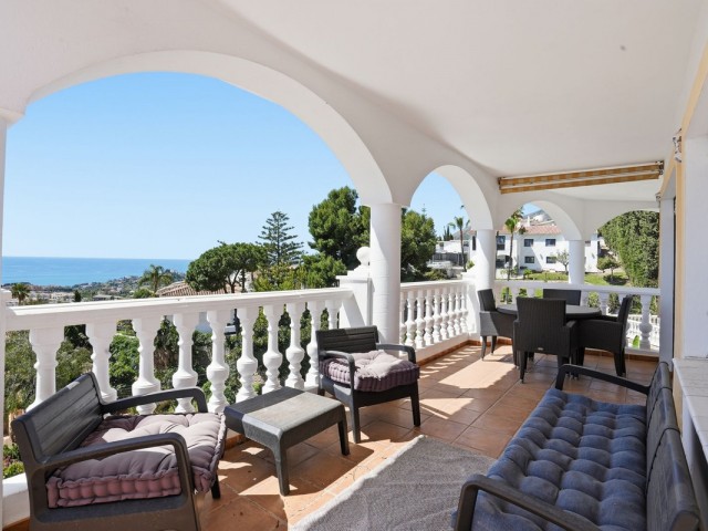 Villa avec 6 Chambres  à Benalmadena