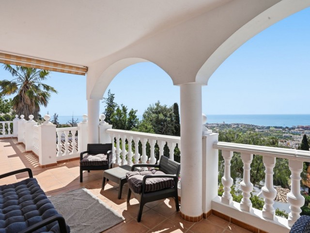 Villa avec 6 Chambres  à Benalmadena