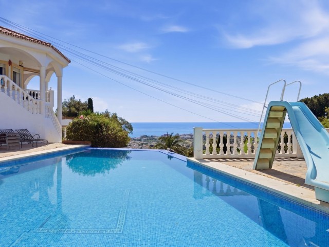 Villa avec 6 Chambres  à Benalmadena