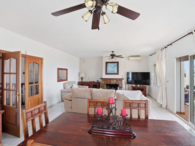 Villa avec 6 Chambres  à Benalmadena