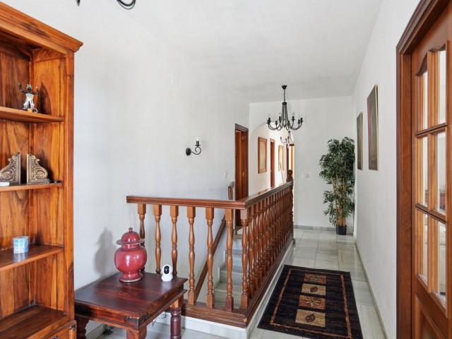 Villa avec 6 Chambres  à Benalmadena