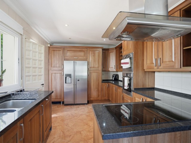 Villa avec 6 Chambres  à Benalmadena