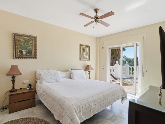 Villa avec 6 Chambres  à Benalmadena