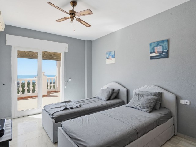 Villa avec 6 Chambres  à Benalmadena