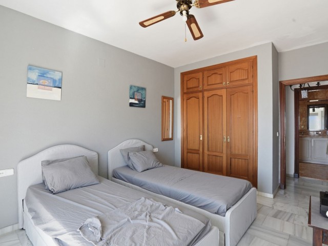 Villa avec 6 Chambres  à Benalmadena