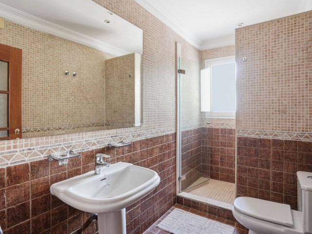 Villa avec 6 Chambres  à Benalmadena