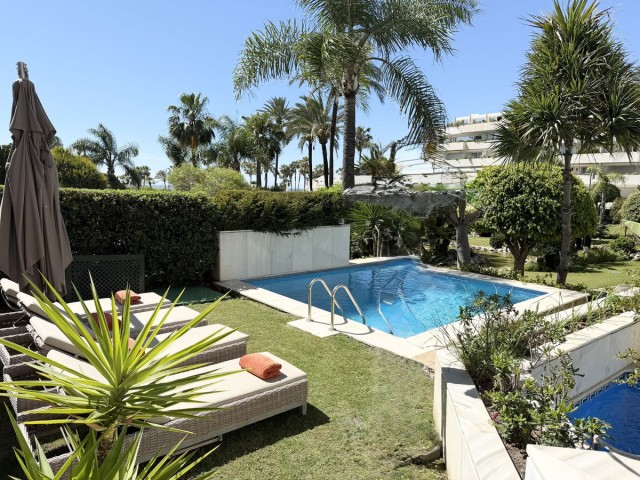 Apartamento con 3 Dormitorios  en Puerto Banús