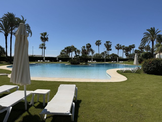 Apartamento con 3 Dormitorios  en Puerto Banús