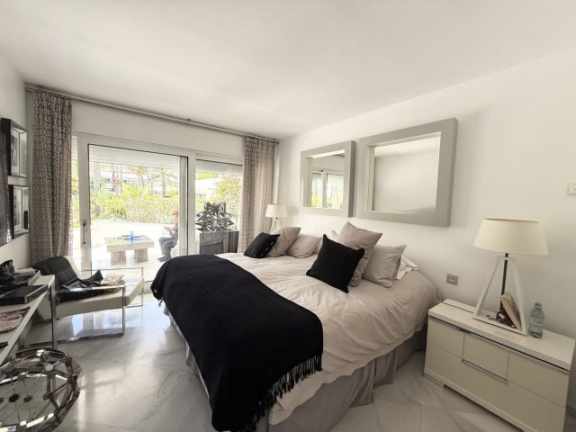 Apartamento con 3 Dormitorios  en Puerto Banús
