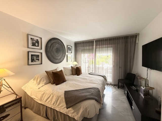 Apartamento con 3 Dormitorios  en Puerto Banús