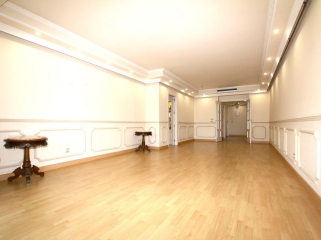 3 Bedrooms Apartment in Marbella