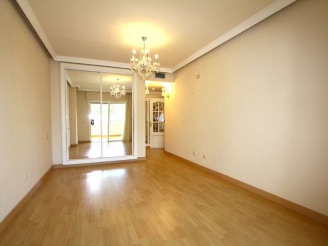 3 Bedrooms Apartment in Marbella