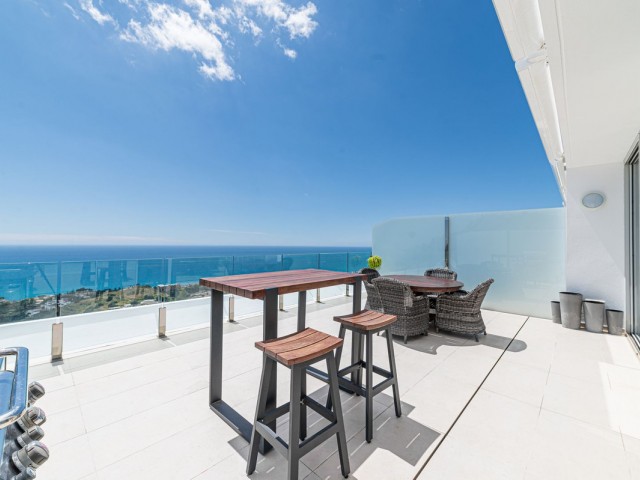 Apartamento con 3 Dormitorios  en Benalmadena