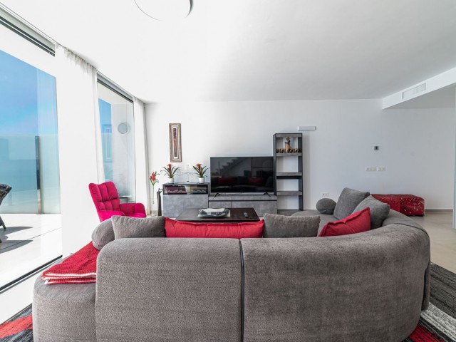 Apartamento con 3 Dormitorios  en Benalmadena