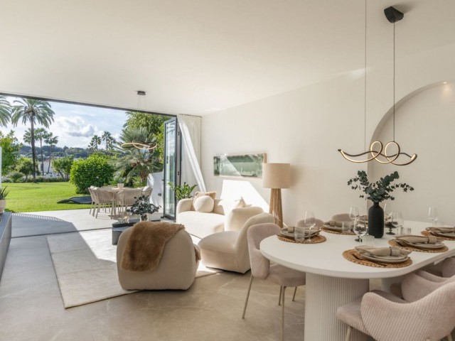 4 Slaapkamer Rijtjeshuis in Nueva Andalucía