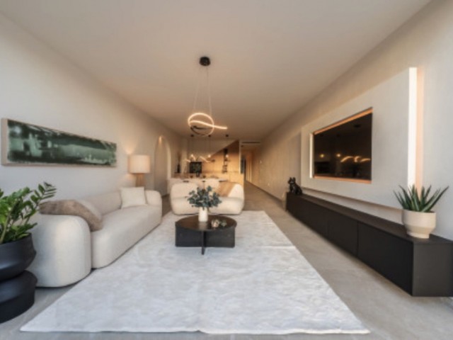 4 Slaapkamer Rijtjeshuis in Nueva Andalucía