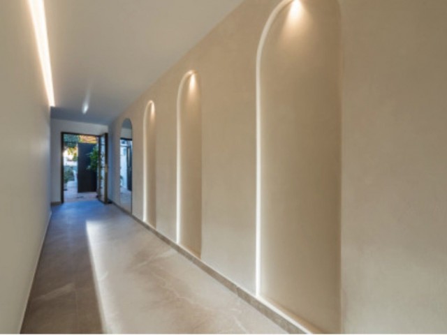 4 Slaapkamer Rijtjeshuis in Nueva Andalucía