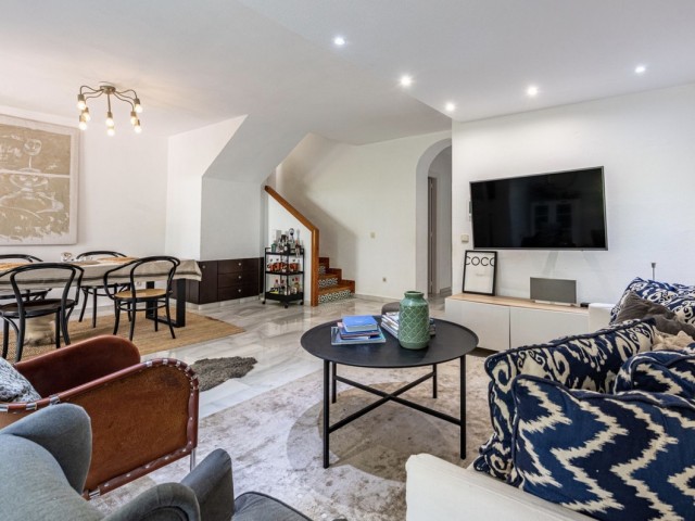 5 Slaapkamer Rijtjeshuis in The Golden Mile
