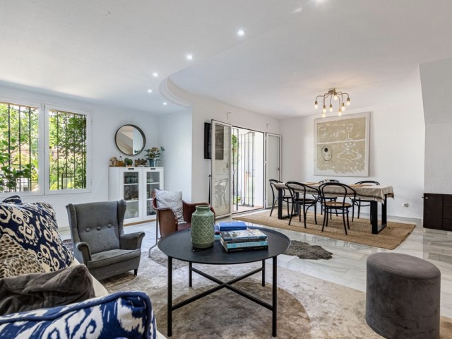 5 Slaapkamer Rijtjeshuis in The Golden Mile