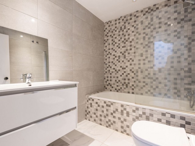 5 Slaapkamer Rijtjeshuis in The Golden Mile