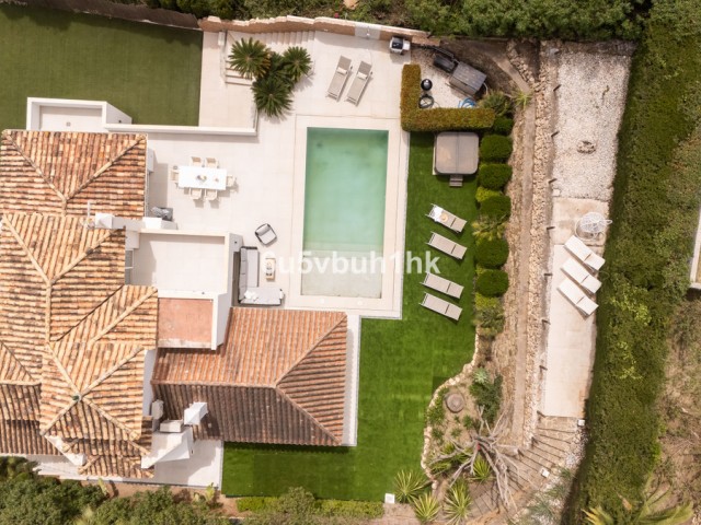 5 Bedrooms Townhouse in Marbella