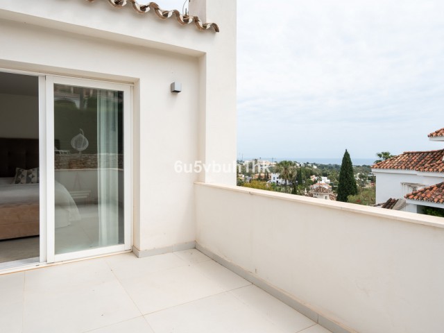 5 Bedrooms Townhouse in Marbella