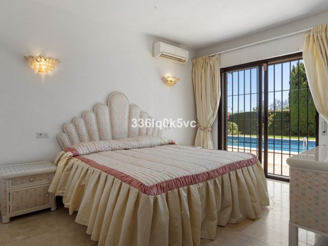 4 Bedrooms Villa in Marbella