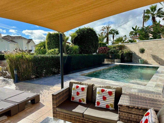6 Soveroms Villa i Estepona