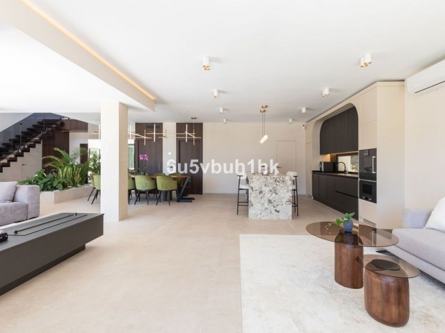6 Soveroms Villa i Benahavís