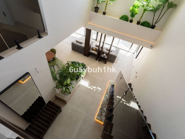 6 Soveroms Villa i Benahavís
