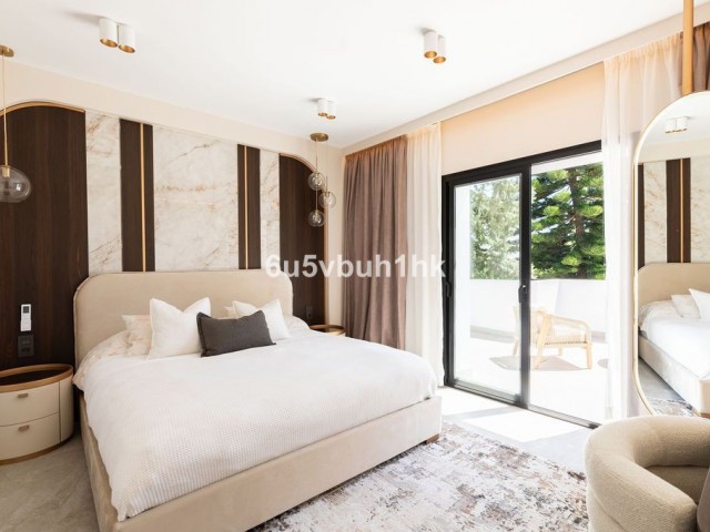 6 Soveroms Villa i Benahavís