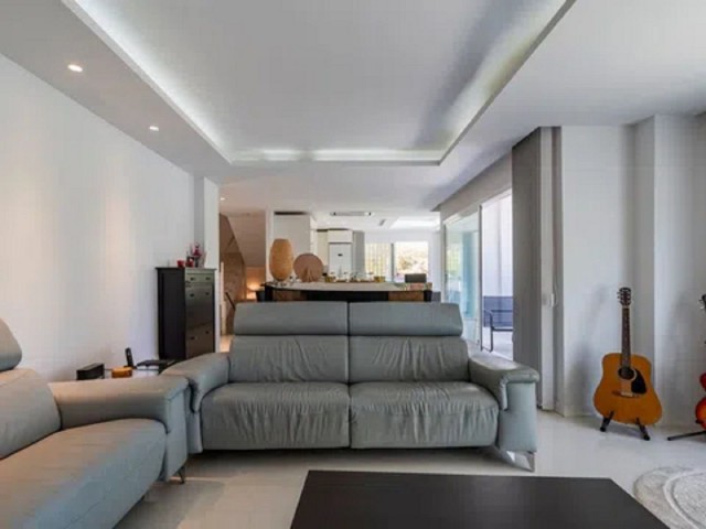 Villa avec 4 Chambres  à Benalmadena