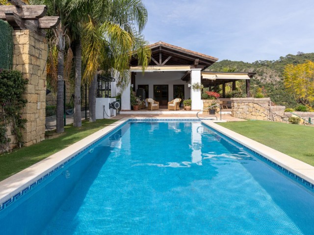 4 Soveroms Villa i Benahavís
