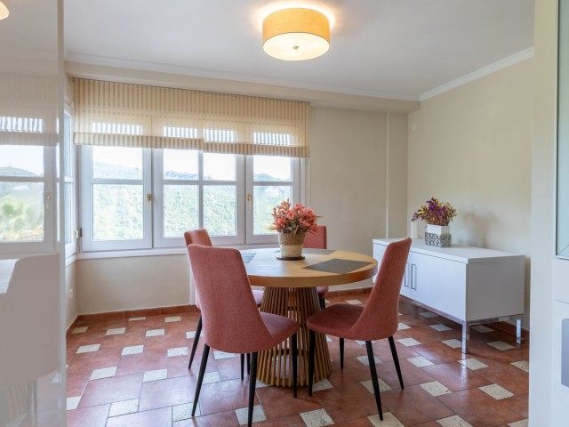 4 Soveroms Villa i Benahavís