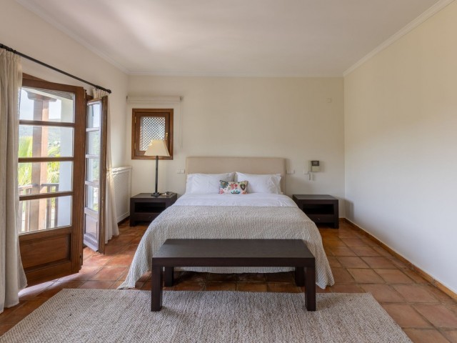 4 Soveroms Villa i Benahavís