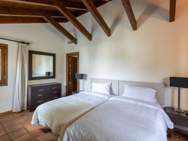 4 Soveroms Villa i Benahavís