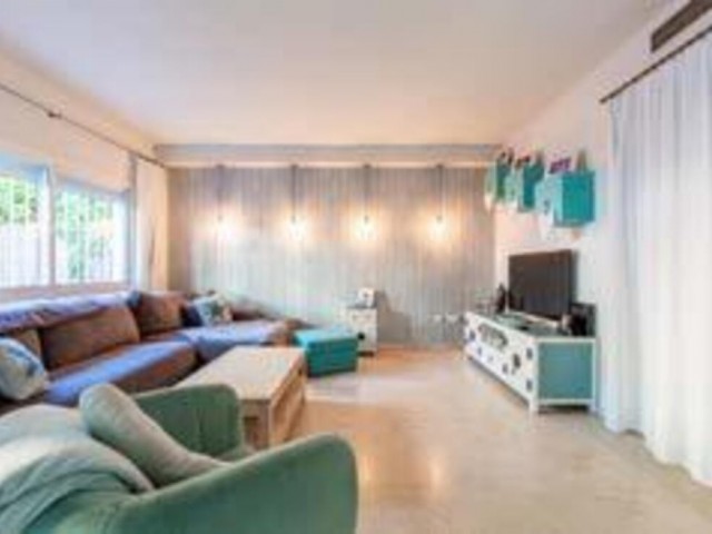 5 Bedrooms Townhouse in San Pedro de Alcántara