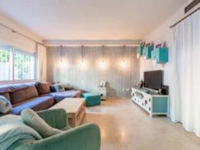 5 Bedrooms Townhouse in San Pedro de Alcántara