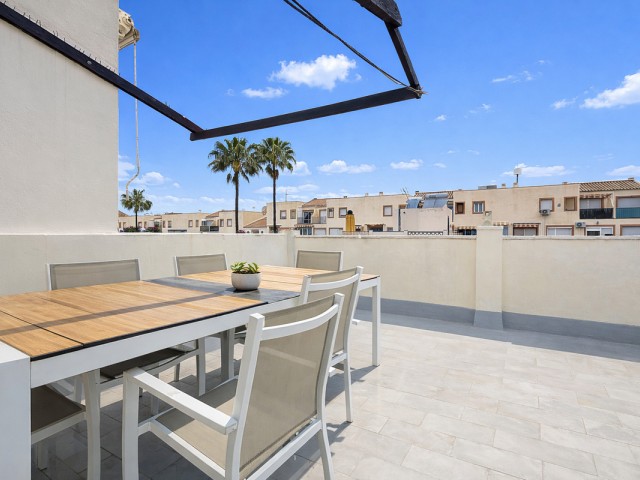 Maison mitoyenne avec 3 Chambres  à Estepona