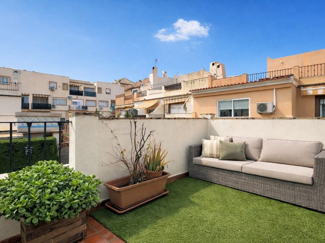 Maison mitoyenne avec 3 Chambres  à Estepona