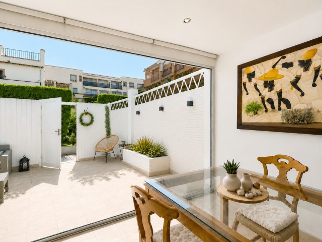 Maison mitoyenne avec 3 Chambres  à Estepona