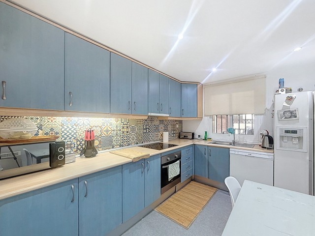 Maison mitoyenne avec 3 Chambres  à Estepona