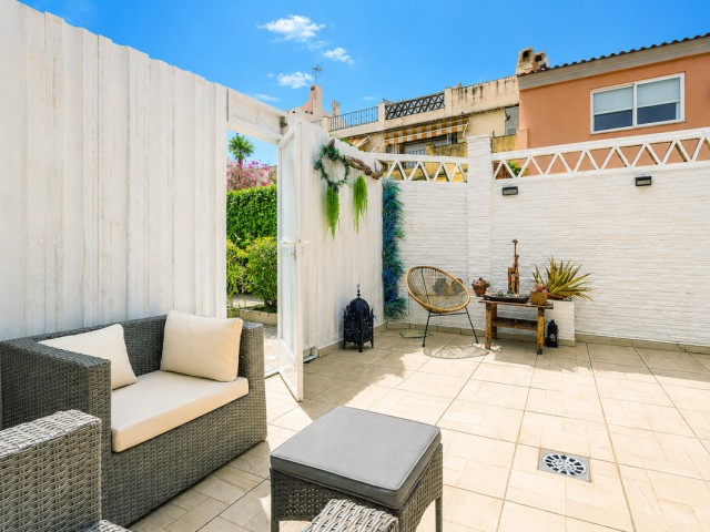 Maison mitoyenne avec 3 Chambres  à Estepona