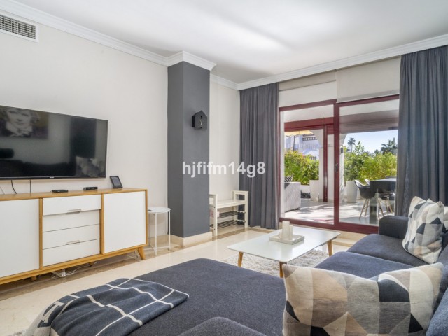 2 Bedrooms Apartment in San Pedro de Alcántara